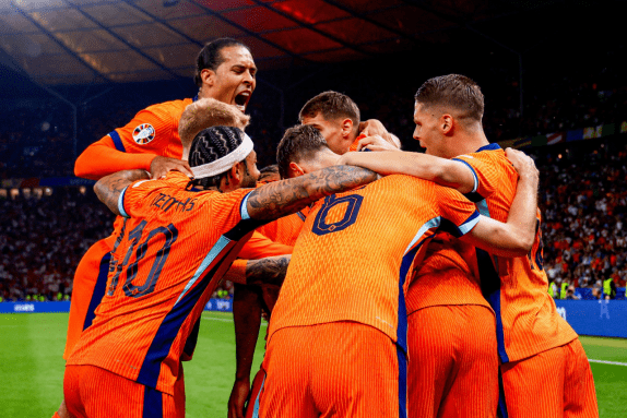 小橋傷愈回,歸巅峰需經,過兩場刻苦,世界杯预测,2026世界杯,赛事趋势分析,球队表现,预测模型